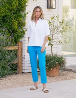 WICKLOW Azul, Italian Performance Twill 7 WICKLOW Azul, Italian Performance Twill -Elegant Wear Hub 12 LAB227HJ WHT WICKLOW AZLT NATHALIE SU25 JULY 0878 sRGB