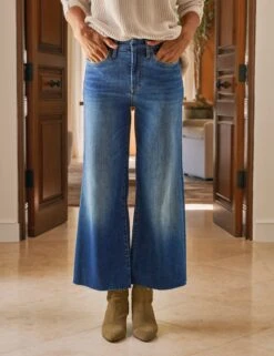 GALWAY 26" 1999 Wash, Italian Dream™ Denim -Elegant Wear Hub 12 SWEATER02 SNDK LABCROP BRNV GALWAY 1999 Simone 25FA September 705 sRGB