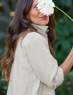 RORY Sand, Washed Linen 5 RORY Sand, Washed Linen -Elegant Wear Hub 14 RORY SNLN SimoneNorblom 25SPMarch 0255 sRGB 1