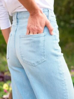 GALWAY 1967 Wash, Italian Dream Denim 8 GALWAY 1967 Wash, Italian Dream Denim -Elegant Wear Hub 25 LAB510HJ WHT GALWAY 1967 Simone Norblom 24SU 0706 sRGB