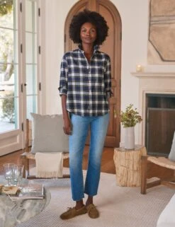 EILEEN Blue And Green With White Plaid, Italian Flannel -Elegant Wear Hub 28 EILEEN GWBP ILLUSION01 2013 MILAN 25FA SEPTEMBER 2740 sRGB