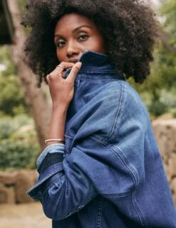 MCLOGHLIN 1992 Wash, Italian Dream Denim -Elegant Wear Hub 30 MONAGHAN CRMD MCLOGHLINS 1992 LAB518TF BRNV BARRY VWD Model Milan Dixon 23FA 5572 sRGB