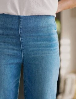 WESTPORT ILLUSION 2013 Wash, Italian Dream™ Denim -Elegant Wear Hub 34 LAB227HJ WHT ILLUSION04 2013 Beri 25SP April 1407 sRGB