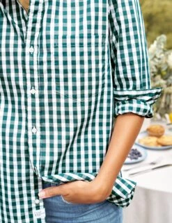 JOEDY Green Check, Classic Poplin -Elegant Wear Hub 44 JOEDY GRCK DERRY 2001 CARMEL NAVK Model Paloma Jonas 23FA 2797 sRGB