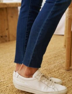 SLIGO 1992 Wash, Italian Performance Denim 6 SLIGO 1992 Wash, Italian Performance Denim -Elegant Wear Hub 47 LAB521TF WHT SLIGO 1992 Model SimoneNorblom 24RE 0439 sRGB