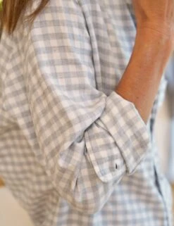 EILEEN Melange Gray Check, Italian Cashmere Touch -Elegant Wear Hub 48 DERRY BLSD EILEEN MGCF Model SimoneNorblom 24RE 4230 sRGB