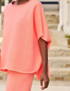 GREECE TRAVEL SET Wild Strawberry -Elegant Wear Hub 56 LABSET07 WILD MILAN SU25 JULY 3376 sRGB