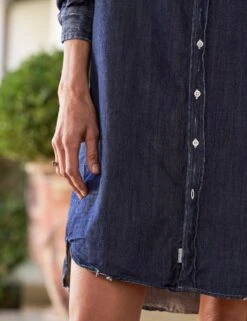 MARY Distressed Raw Rinse, Famous Denim 6 MARY Distressed Raw Rinse, Famous Denim -Elegant Wear Hub 57 MARY DRRD Simone Norblom 24SP 4236 sRGB