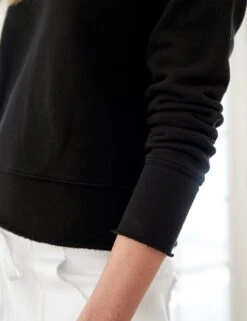 JAMES Black, Triple Fleece -Elegant Wear Hub 60 LAB526TF BLK LAB636TF WHT MIKAELA 8172 v1.jpg sRGB