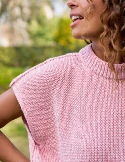 MONTECITO VEST Coral Reef, Pure Italian Cotton 6 MONTECITO VEST Coral Reef, Pure Italian Cotton -Elegant Wear Hub 63 SWEATER05 CRFK GOLFSHORT WTL Paloma 25SP March 2778 sRGB