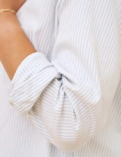 EILEEN Blue Stripe, Italian Cashmere Touch 9 EILEEN Blue Stripe, Italian Cashmere Touch -Elegant Wear Hub 7 EILEEN BSF GALWAY ALMD Model RachelleBell 24RE 0651 sRGB