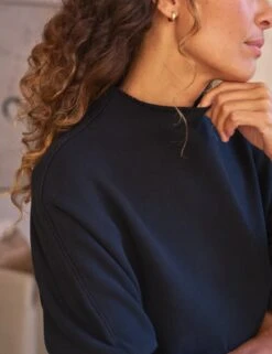 IZZIE British Royal Navy, Triple Fleece -Elegant Wear Hub 77 LAB444TF BRNV PALOMA 25FA OCTOBER 5283 sRGB