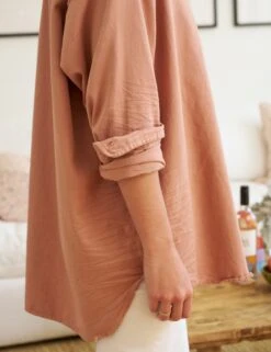 SHIRLEY Desert, Famous Denim 8 SHIRLEY Desert, Famous Denim -Elegant Wear Hub 83 ILLUSION01 ANTW SHIRLEY DSCD Model MicheleOullet 24RE 0287 sRGB